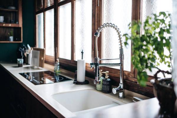 Pros and Cons of Farmhouse Kitchen Sinks